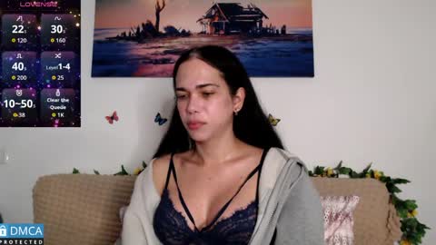 luara_ online show from April 3, 6:53 am