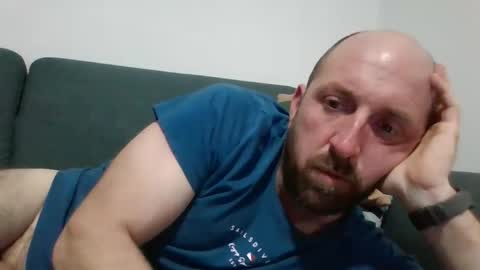 Luca online show from April 8, 7:39 pm