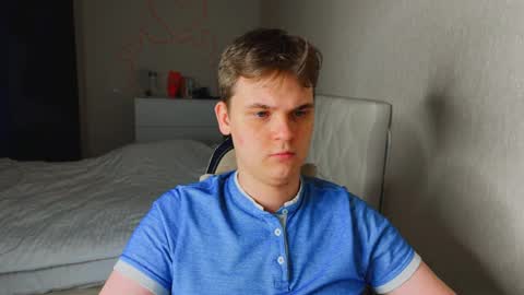 Lucas Gill online show from February 2, 9:44 pm