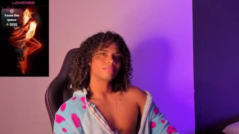   online show from February 3, 4:41 pm