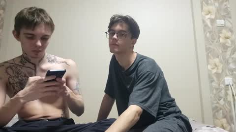 Lucas and James online show from April 3, 1:40 pm