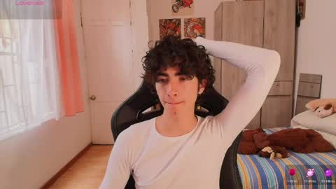 lucas_xo online show from May 5, 6:57 pm