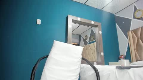 MIA HOT online show from October 17, 1:15 pm