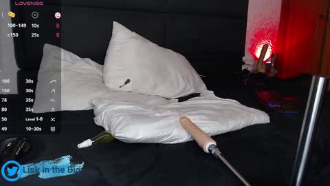 Snapshot of lucian_s_ chatting on December 21, 10:51 pm Lucian S  online show from December 21, 10:51 pm