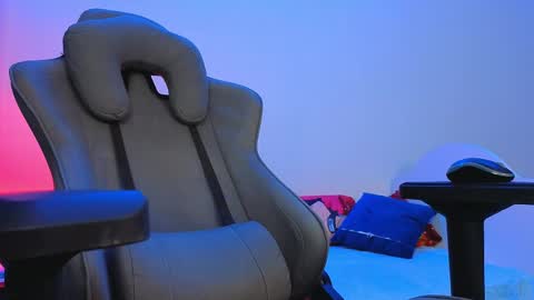 Angelok online show from April 4, 7:04 am