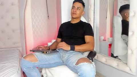 Leo online show from February 10, 11:35 am