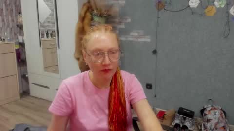 lucky_licky20 online show from December 15, 2:07 am