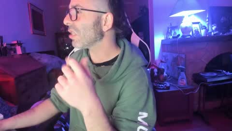 Snapshot of luckydrakex chatting on February 26, 8:04 pm Lucky online show from February 26, 8:04 pm