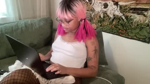 luckylaci777 online show from November 5, 7:05 pm