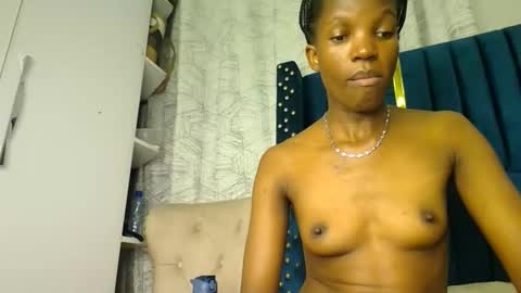 Snapshot of luckyy003 chatting on October 21, 9:07 pm brielle online show from October 21, 9:07 pm