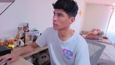 Lu Independent Model online show from March 21, 6:45 pm