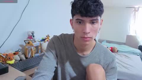 Lu Independent Model online show from March 16, 4:33 pm