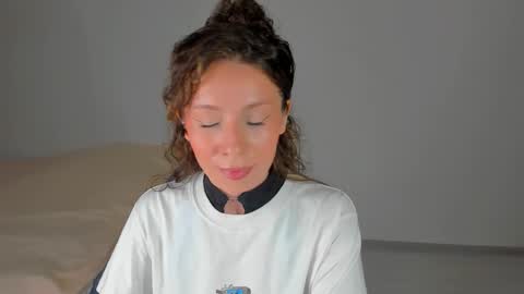 lucy__ray online show from March 5, 5:22 pm