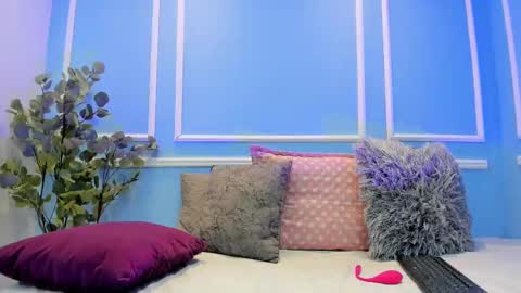 lucy_canel online show from October 4, 7:00 pm