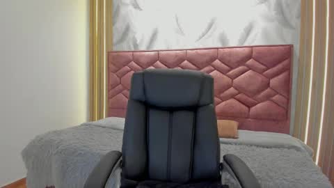 Lucy Greys online show from October 11, 12:21 pm