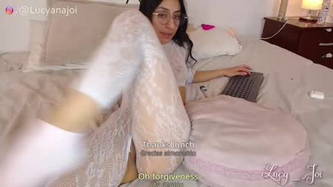 Snapshot of lucy_joi chatting on September 30, 4:56 am Luciana online show from September 30, 4:56 am