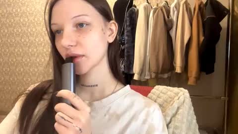 Ella online show from February 15, 7:51 am