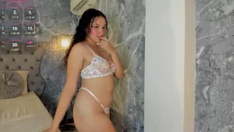 Lucy online show from November 18, 1:52 am