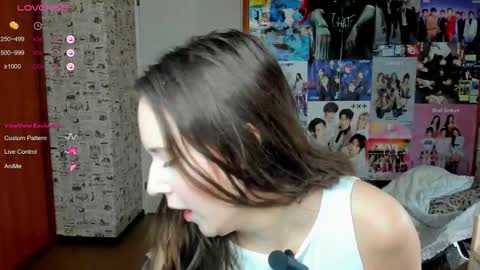 Lucy Rose online show from October 14, 5:10 am