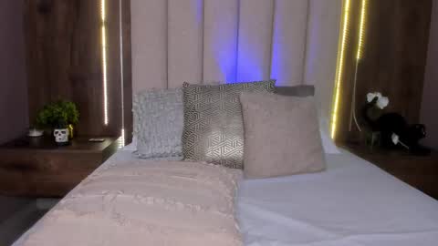 Lucy online show from October 12, 8:54 pm