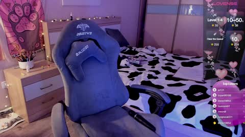 Lucy online show from January 26, 8:23 pm