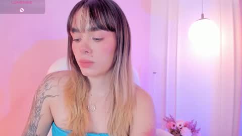 Lucy online show from December 17, 4:52 am