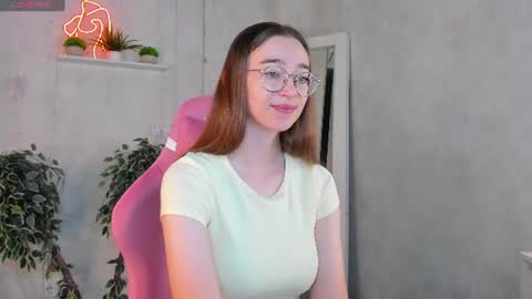 Lucy online show from June 23, 1:02 am