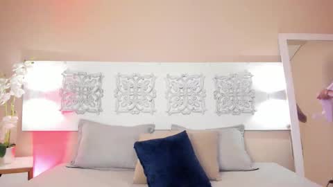 Lucy Liiu online show from March 20, 11:32 pm