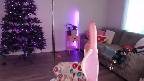 Lucy online show from November 17, 11:29 pm