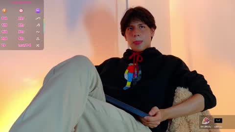 Lui online show from March 10, 4:50 am