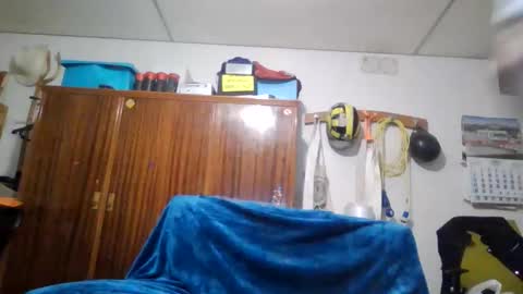 A slave to the mistress.. un esclavo para las amas dominantes. online show from January 15, 9:34 pm