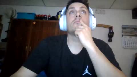 A slave to the mistress.. un esclavo para las amas dominantes. online show from April 28, 7:07 pm