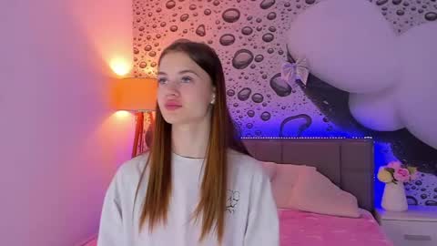 LuisaClover online show from May 31, 12:48 pm