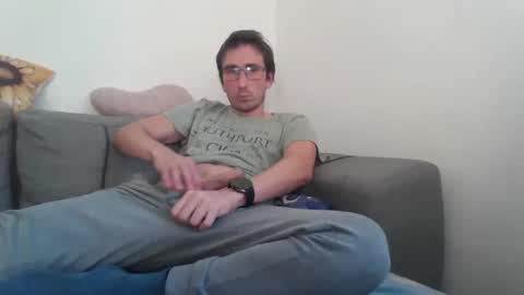 Snapshot of luismcawesome chatting on October 27, 2:17 pm Luis online show from October 27, 2:17 pm