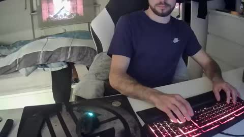 lukasschoetz online show from January 12, 7:21 pm