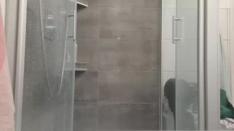 lukasschoetz online show from December 1, 3:43 pm