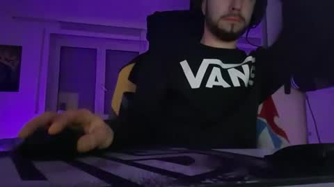 lukasschoetz online show from February 15, 6:39 pm