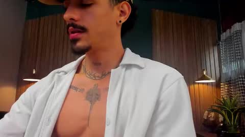 Luke Taylor online show from November 24, 12:04 pm