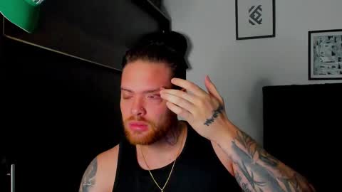 Snapshot of lukeglanton17 chatting on February 27, 9:50 am Luke online show from February 27, 9:50 am