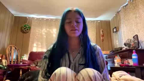 Connie online show from January 15, 2:59 pm