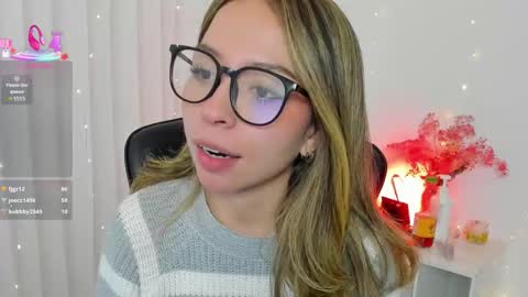 luluuberry online show from February 1, 9:23 pm