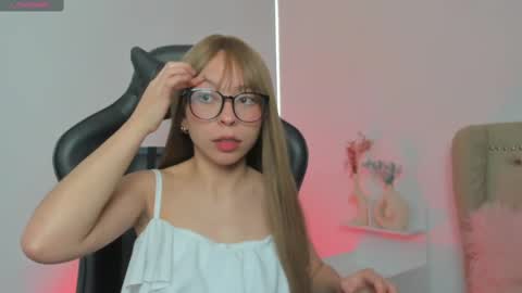 luluuberry online show from November 2, 12:27 pm