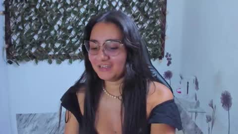 Luna  online show from October 18, 7:51 pm