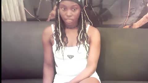 luna253951 online show from July 2, 6:24 pm