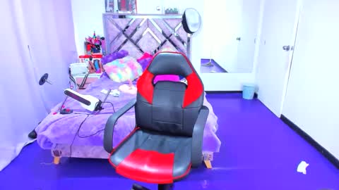 luna_analya online show from February 3, 12:42 pm