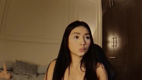 luna and banji online show from December 14, 3:57 am