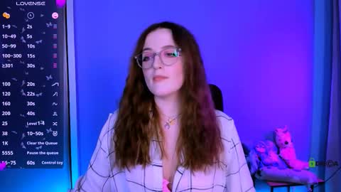 luna_berryy online show from November 18, 8:56 pm