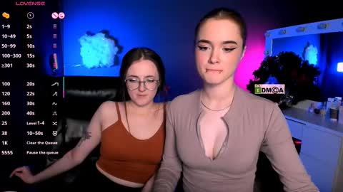 luna_berryy online show from February 26, 5:24 am