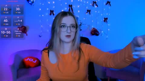 luna_berryy online show from May 20, 7:09 pm
