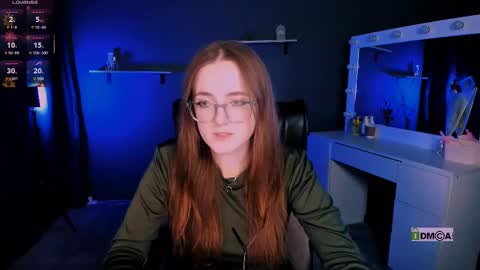 luna_berryy online show from March 11, 2:42 am